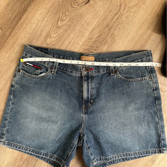 Tommy Hilfiger Vintage Denim shorts - Picture 2 of 5